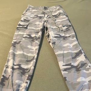 American Eagle Women’s Cargo pants